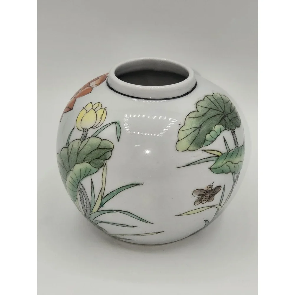 Vintage Toyo Hand Painted Lotus Bud Vase Dragonfly Porcelain‎ 3.5
